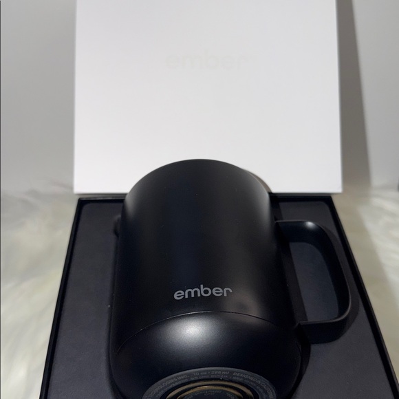 Ember Temperature Control Smart Mug – 10 oz (Black) - Picture 4 of 10